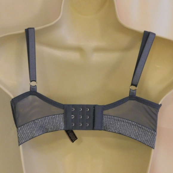 Victoria's Secret Push-Up Bra, 34D, Brand New - Picture 3 of 3